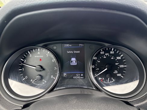 Used 2018 Nissan Rogue SV w/ Premium Package AWD/4WD image 19