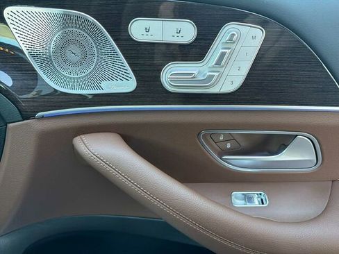 Certified 2025 Mercedes-Benz GLS 450 4MATIC image 21