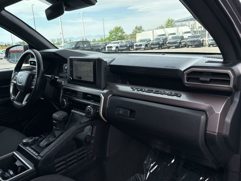 Used 2024 Toyota Tacoma SR5 AWD/4WD image 18