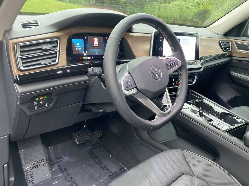 Used 2024 Volkswagen Atlas SE FWD image 21