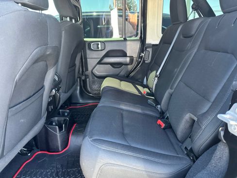 Used 2020 Jeep Wrangler Unlimited Sahara AWD/4WD image 12