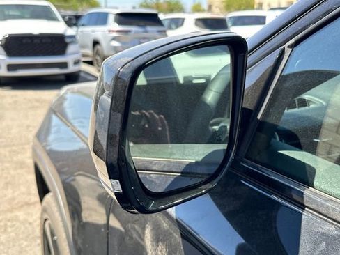 Used 2023 Jeep Grand Cherokee Altitude RWD image 7