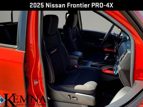 Used 2025 Nissan Frontier PRO-4X w/ Pro Convenience Package AWD/4WD image 33