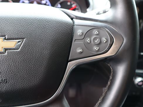 Used 2023 Chevrolet Traverse Premier FWD image 27