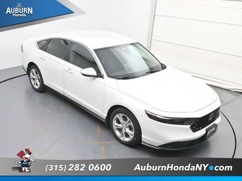 Used 2023 Honda Accord LX image 31