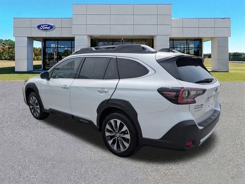 Used 2025 Subaru Outback Touring w/ Popular Package #2 AWD/4WD image 3
