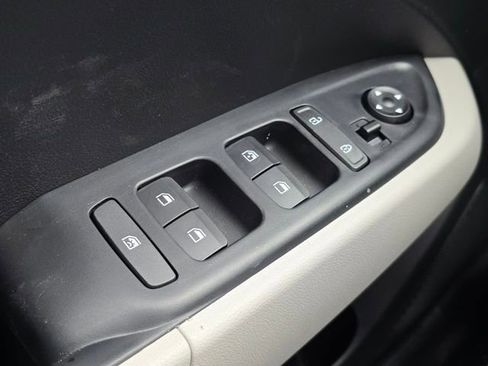 New 2026 Hyundai Venue SEL FWD image 25
