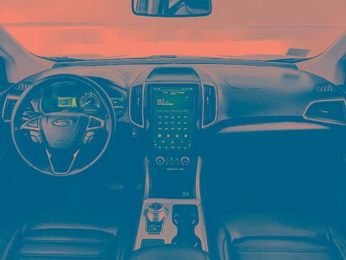 Certified 2022 Ford Edge SEL w/ Convenience Package image 7