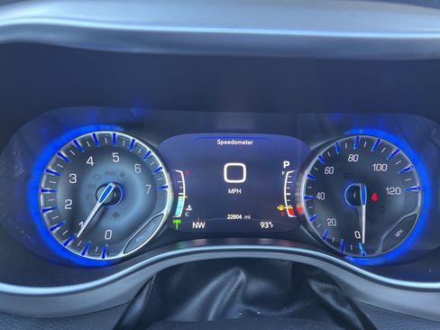 Used 2023 Chrysler Pacifica Limited w/ Uconnect Theater Family Group AWD/4WD image 35