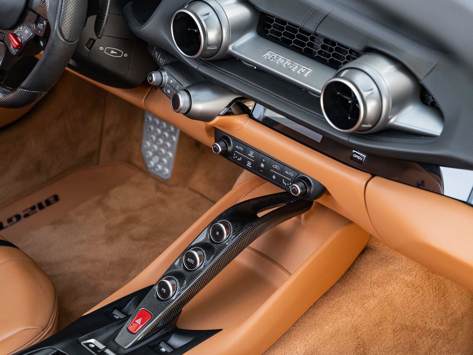 Used 2022 Ferrari 812 GTS RWD image 32