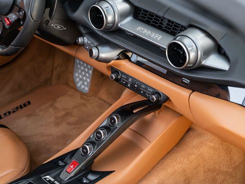 Used 2022 Ferrari 812 GTS RWD image 32