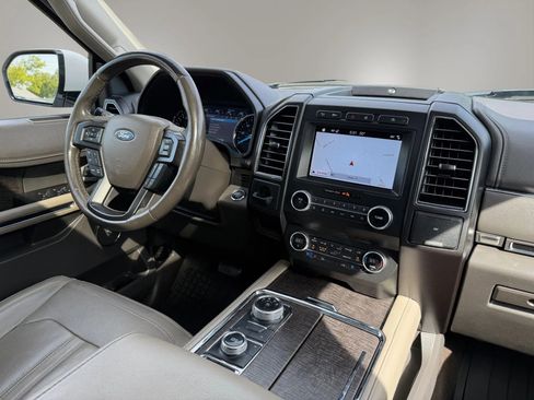 Used 2019 Ford Expedition Limited w/ Equipment Group 301A AWD/4WD image 25