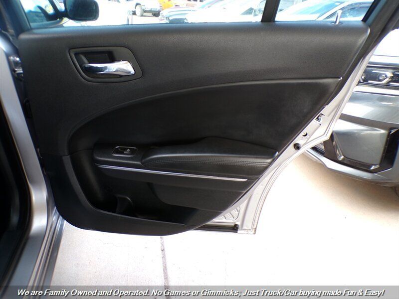 Used 2014 Dodge Charger SXT RWD image 25