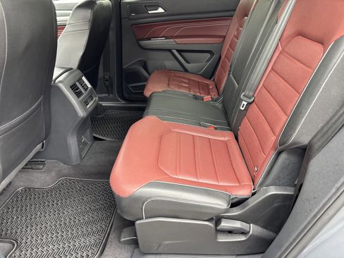 Used 2023 Volkswagen Atlas Cross Sport SEL Premium R-Line image 15