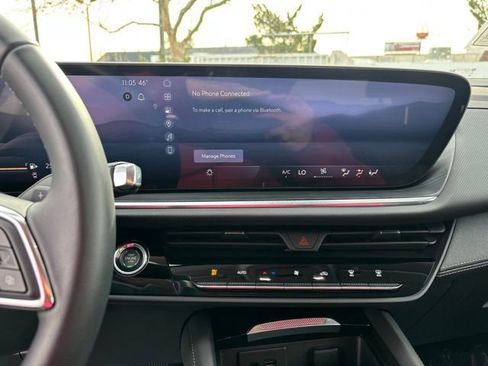 Used 2025 Buick Envision Preferred image 18