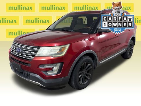 Used 2016 Ford Explorer XLT w/ Equipment Group 202A FWD image 14