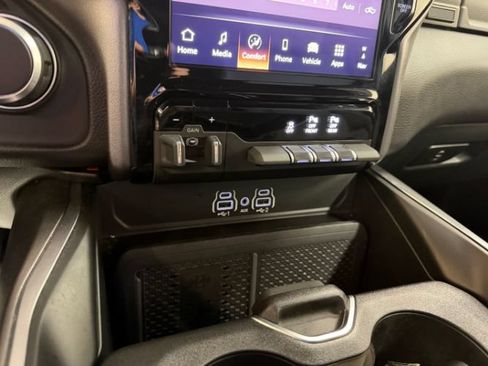Used 2025 RAM 1500 Big Horn AWD/4WD image 15