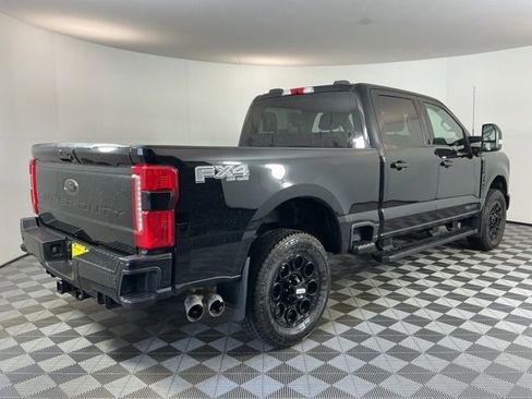 Used 2025 Ford F350 Lariat w/ Black Appearance Package image 4