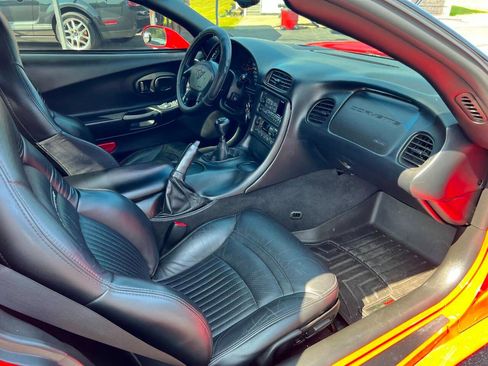 Used 2002 Chevrolet Corvette Convertible w/ Preferred Equipment Group2 RWD image 19