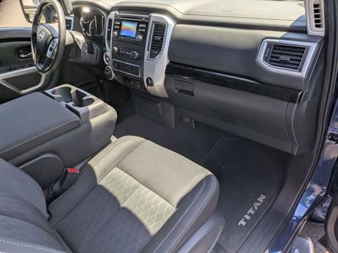 Used 2017 Nissan Titan SV AWD/4WD image 22