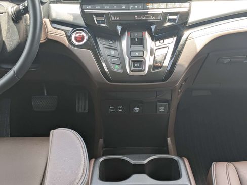 Used 2025 Honda Odyssey Touring image 26