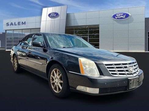 Used 2010 Cadillac DTS Luxury FWD image 1