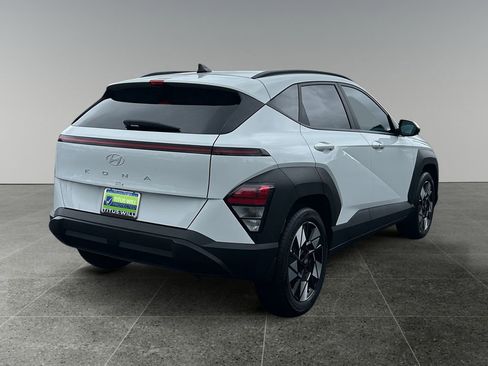 Used 2025 Hyundai Kona SEL FWD image 9