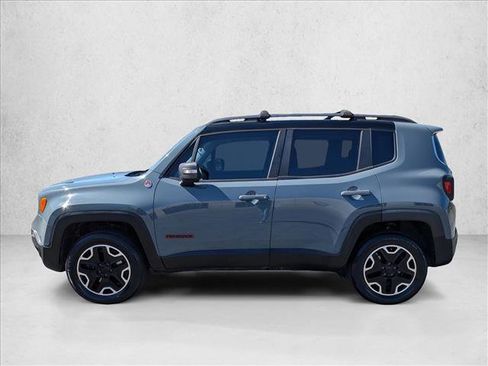 Used 2015 Jeep Renegade Trailhawk AWD/4WD image 9
