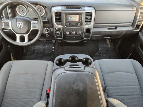 Used 2022 RAM 1500 Classic SLT image 10