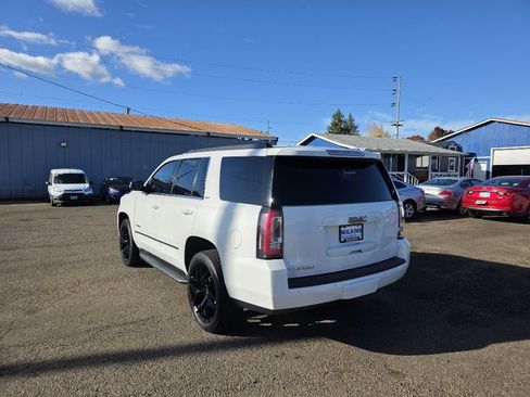Used 2017 GMC Yukon SLT w/ Premium Edition image 7