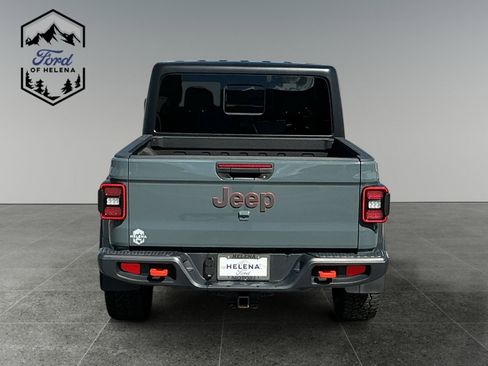 Used 2025 Jeep Gladiator Mojave w/ Convenience Group AWD/4WD image 4