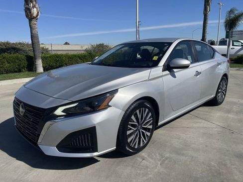 Used 2023 Nissan Altima 2.5 SV image 4
