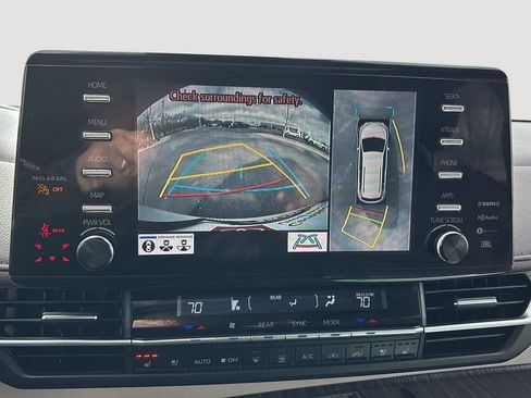 Used 2023 Toyota Sienna Platinum image 26