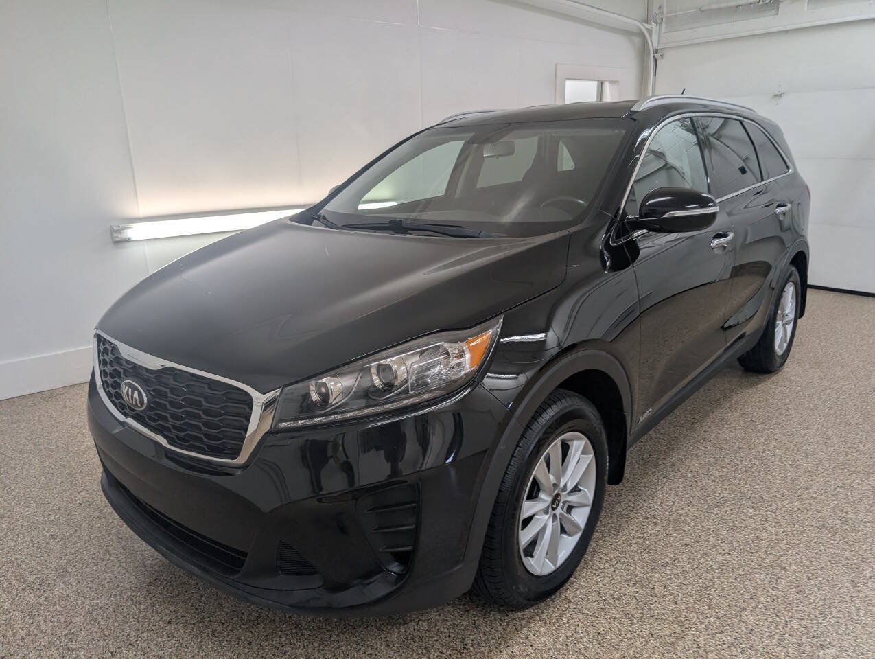 Used 2019 Kia Sorento AWD image 2