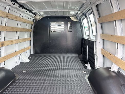 Used 2024 GMC Savana 2500 w/ Driver Convenience Package image 16