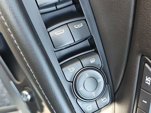 Used 2024 Buick Enclave Avenir w/ Avenir Technology Package image 34