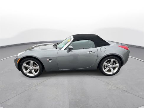 Used 2006 Pontiac Solstice Convertible w/ Premium Package image 2