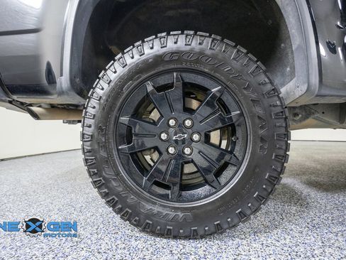 Used 2022 Chevrolet Colorado ZR2 w/ ZR2 Midnight Special Edition AWD/4WD image 48