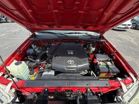 Used 2015 Toyota Tacoma PreRunner w/ SR5 Package RWD image 19