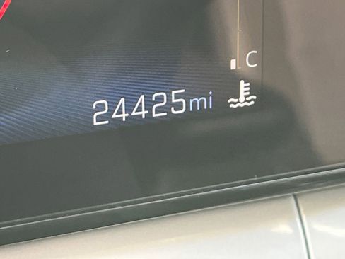 Used 2025 Chevrolet Trax LT image 39