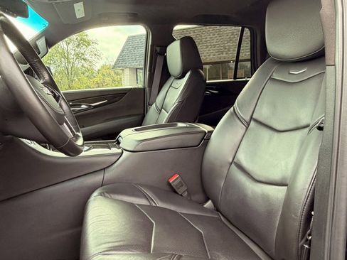 Used 2016 Cadillac Escalade Platinum image 23