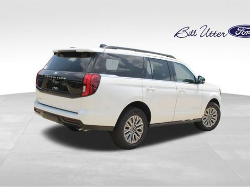 New 2027 Ford Expedition Platinum w/ Driver's Package RWD image 3