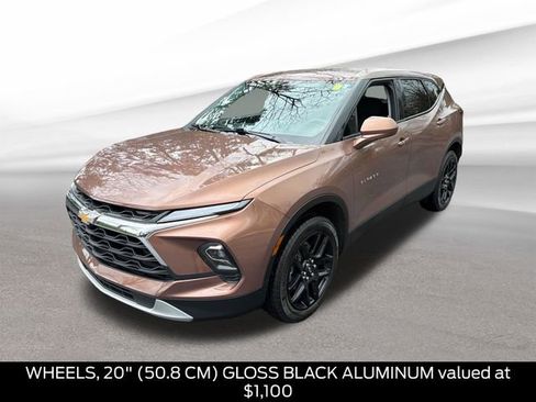 Used 2023 Chevrolet Blazer LT FWD image 3