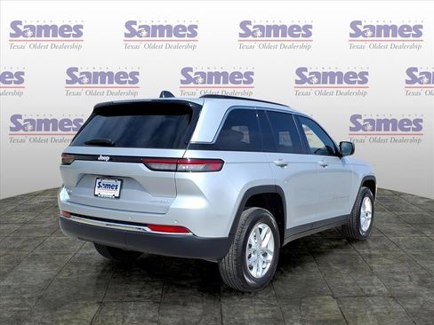 New 2025 Jeep Grand Cherokee Laredo X image 4