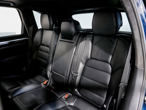 Used 2012 Porsche Cayenne Turbo image 37