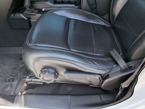 Used 2019 Jeep Wrangler Unlimited Sahara w/ Dual Top Group AWD/4WD image 20