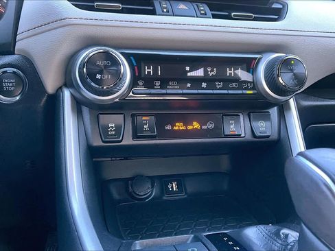 Used 2025 Toyota RAV4 XLE Premium image 35