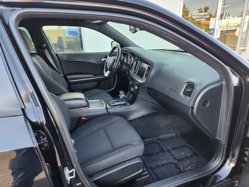 Used 2017 Dodge Charger R/T RWD image 14