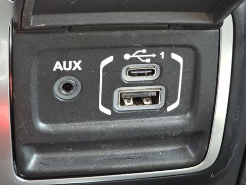 Used 2022 Jeep Wrangler Unlimited Sport image 14