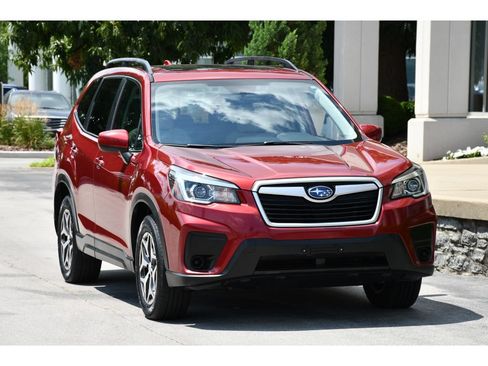 Used 2020 Subaru Forester Premium AWD/4WD image 2